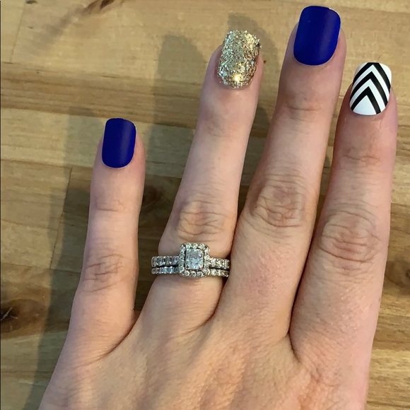 Ring - Picture 1 of 5